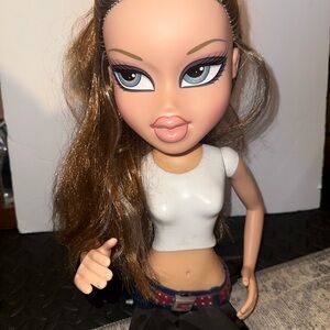 Rare Bratz funky fashion styling Corso Yasmin 14” posable arms 2002 vintage